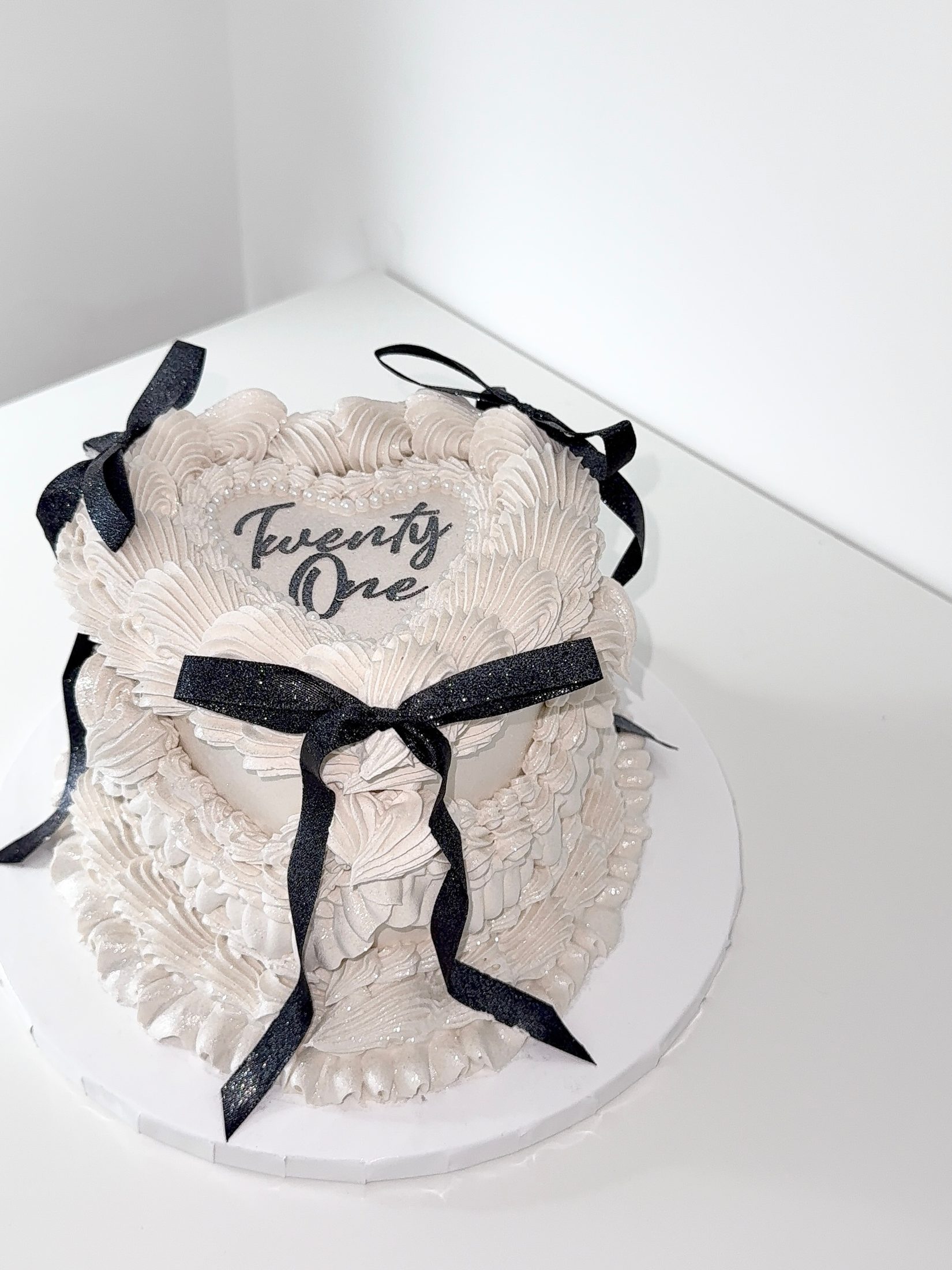White heart cake for a twenty first